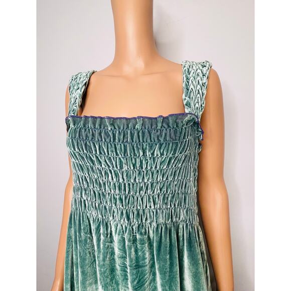 Free People NWT Camille Velvet Midi Dress size Medium Smocked Sapphire - Picture 4 of 11